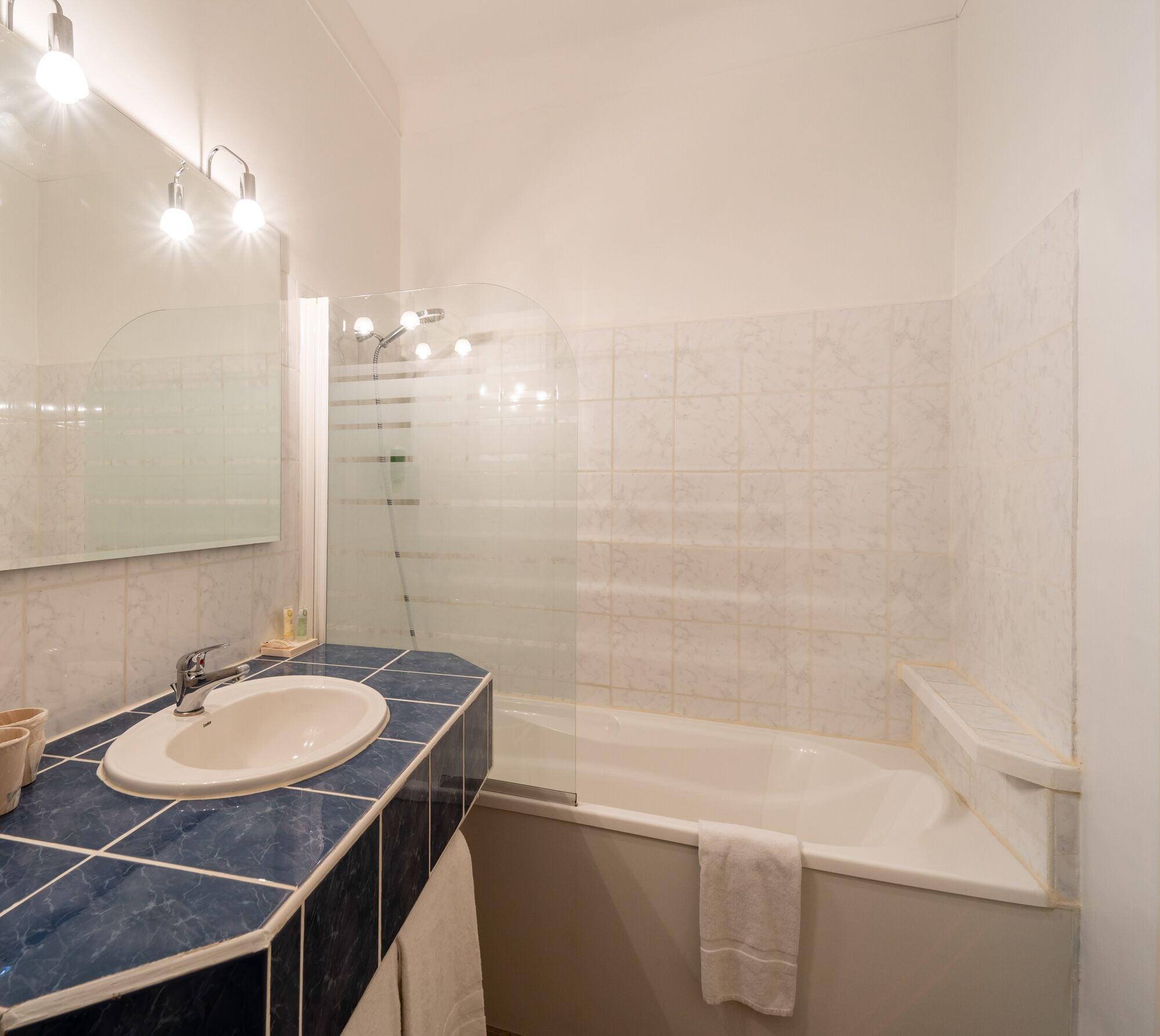 Best Western Le Comtadin Carpentras Esterno foto