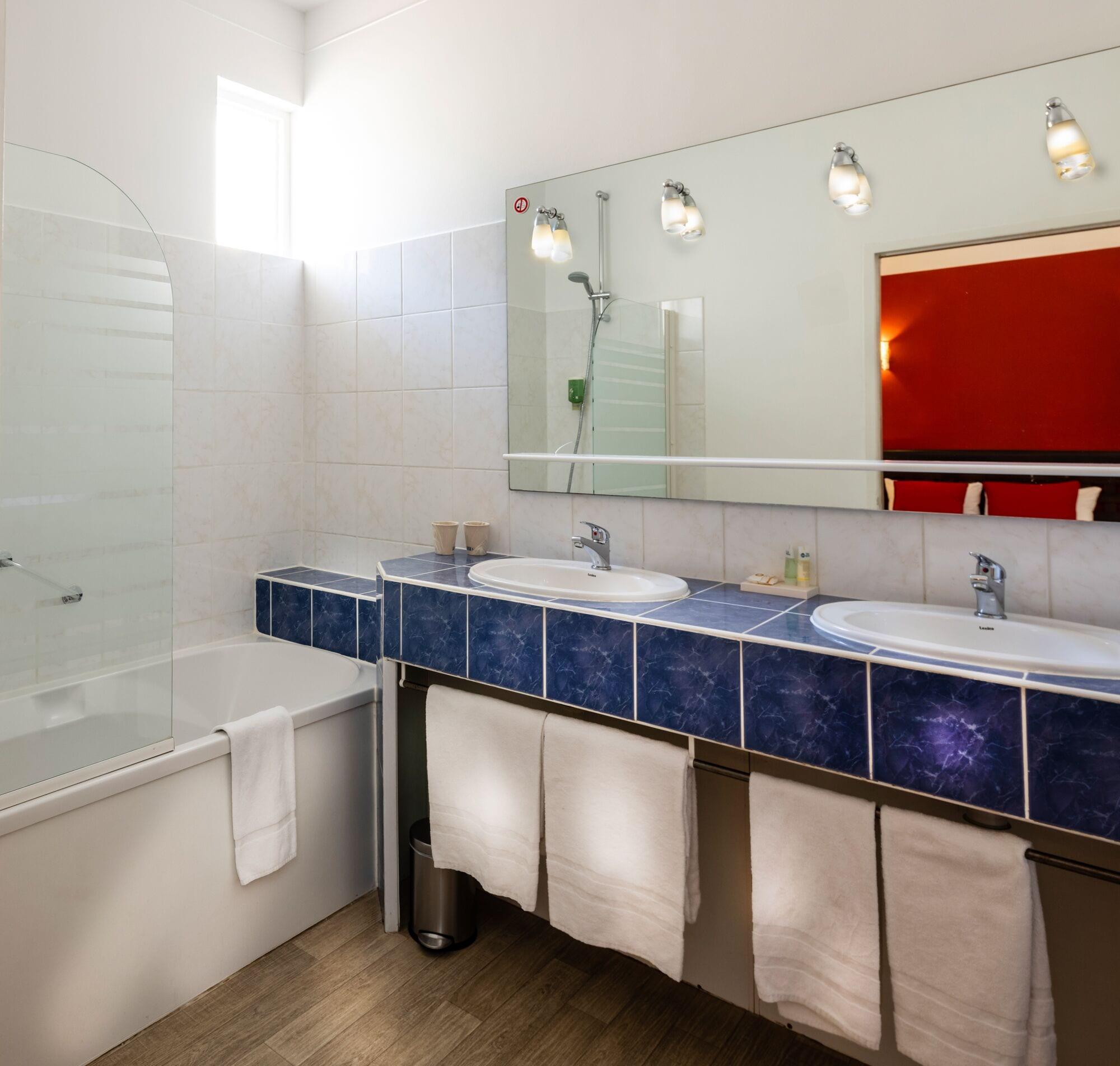Best Western Le Comtadin Carpentras Esterno foto
