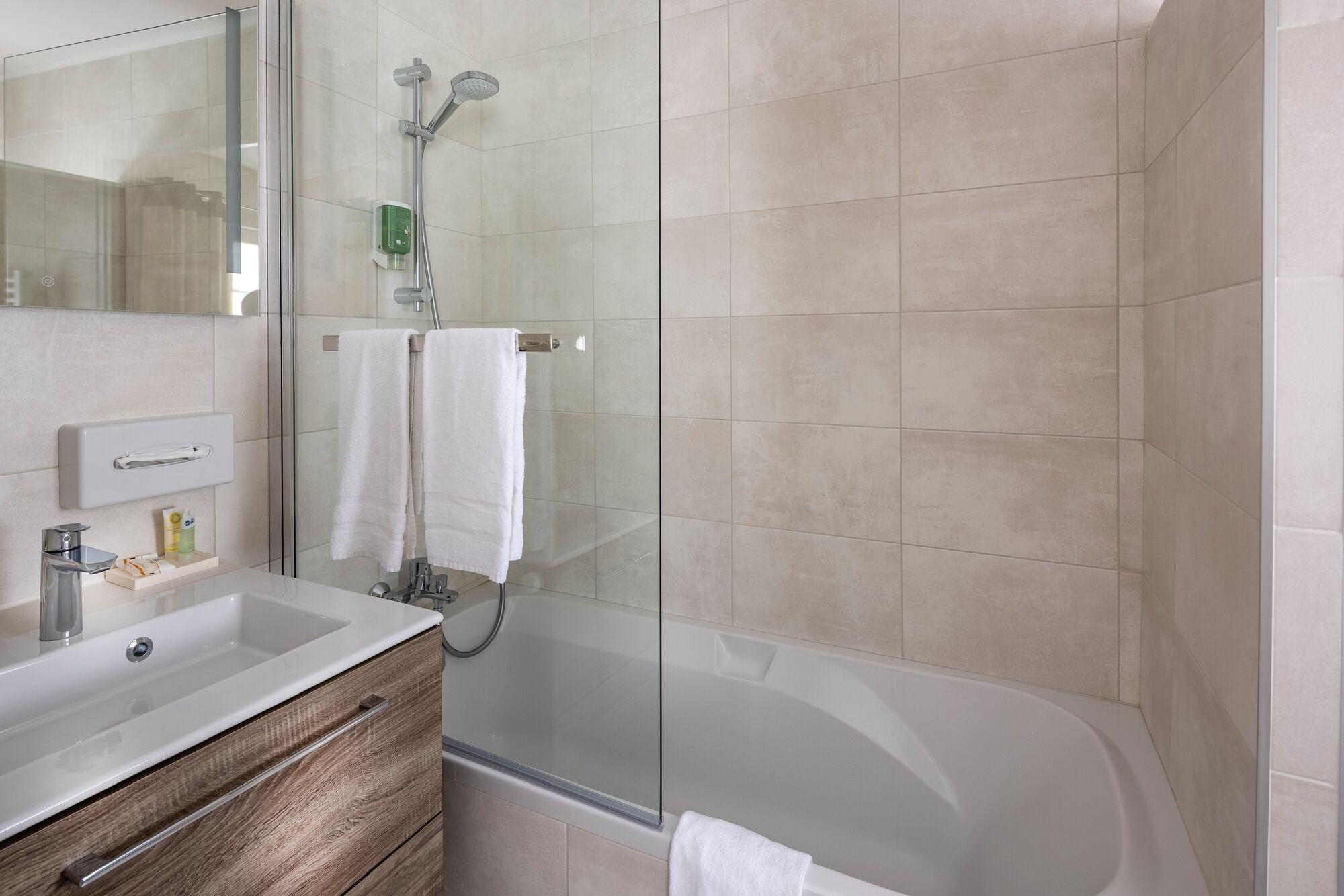Best Western Le Comtadin Carpentras Esterno foto