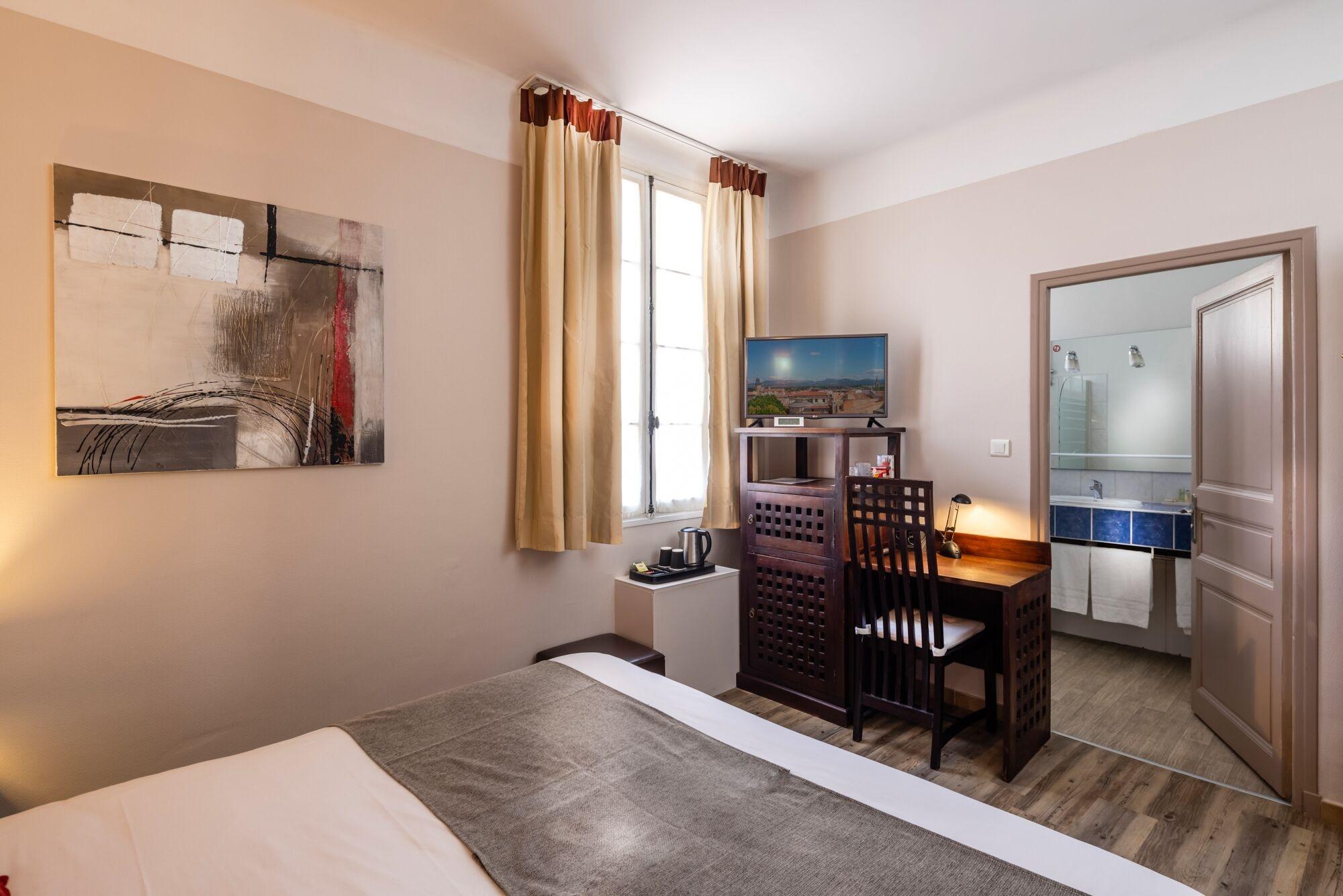 Hotel Best Western Le Comtadin Carpentras Esterno foto