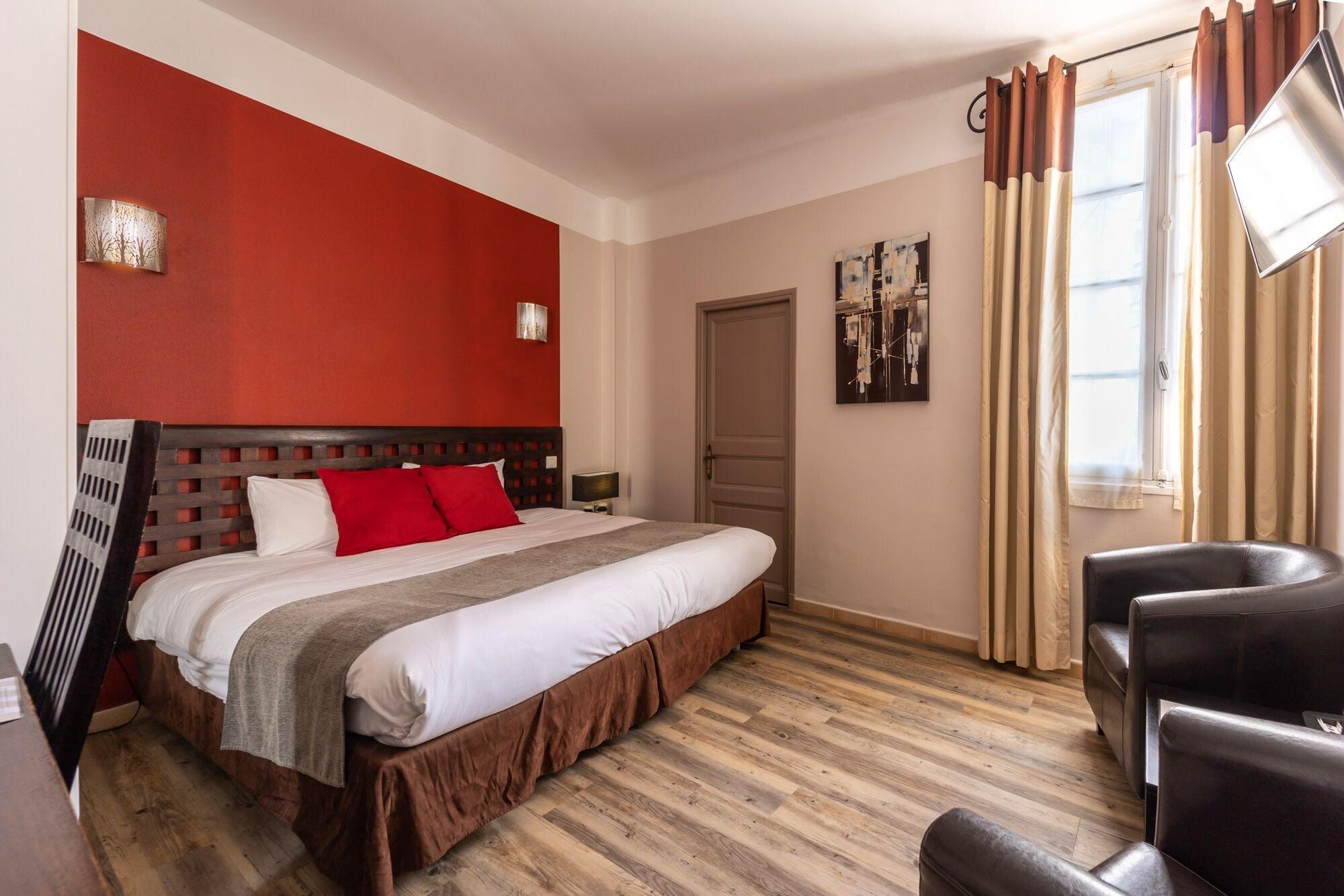 Hotel Best Western Le Comtadin Carpentras Esterno foto