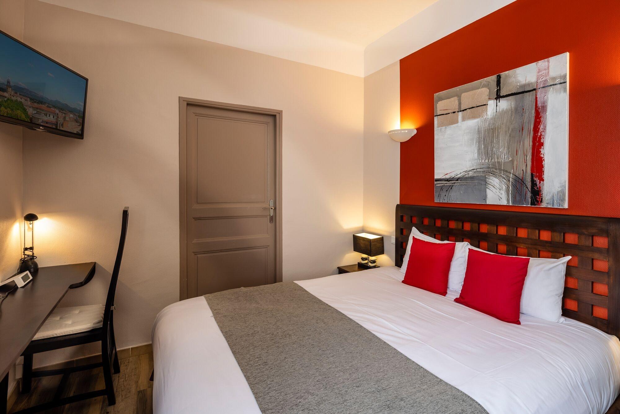 Hotel Best Western Le Comtadin Carpentras Esterno foto