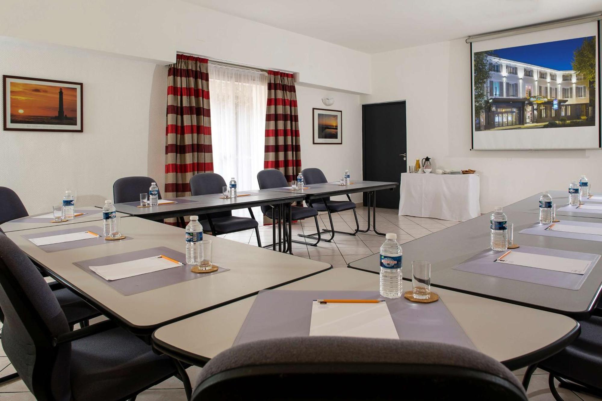 Best Western Le Comtadin Carpentras Esterno foto